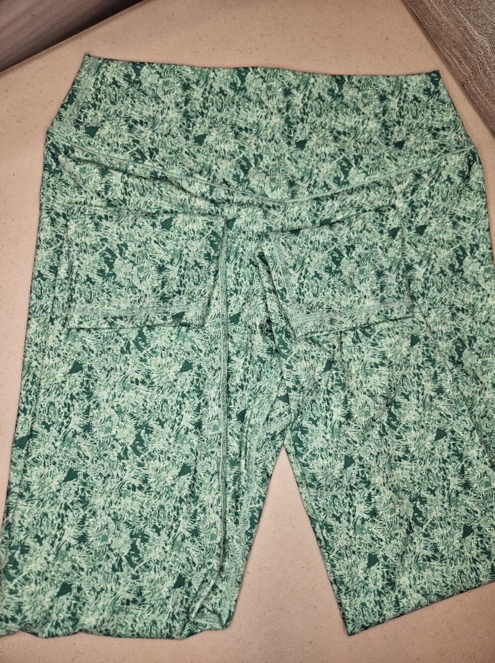 2 Pair New BuffBunny Legacy Leggings Fresh & Essential Print Large - Picture 12 of 16